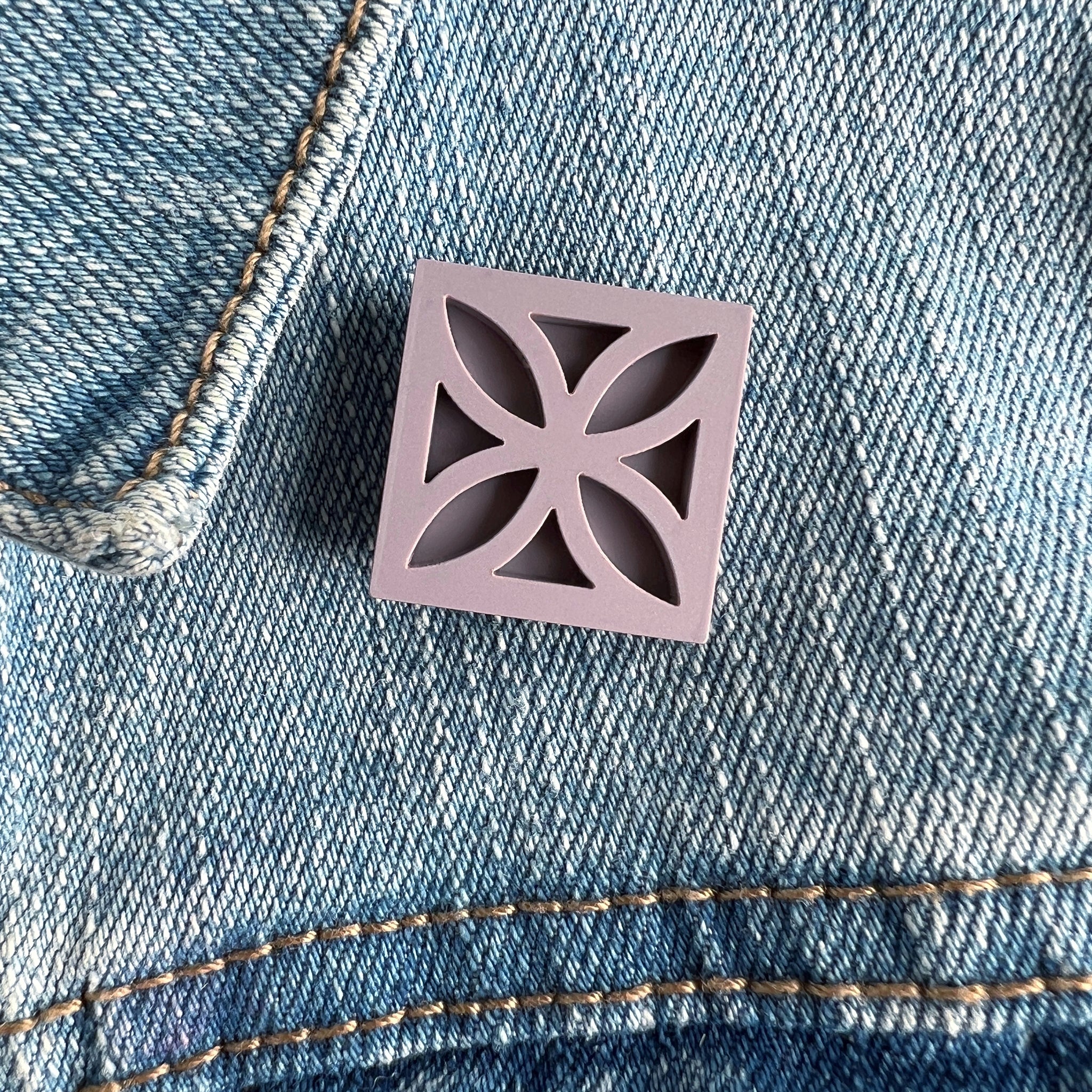 Breeze Block Pin - Leaf Pattern, Matt Neutrals